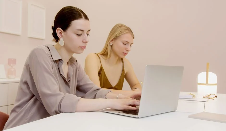 Themenbild zur Struktur einer Website für ein Kosmetikstudio