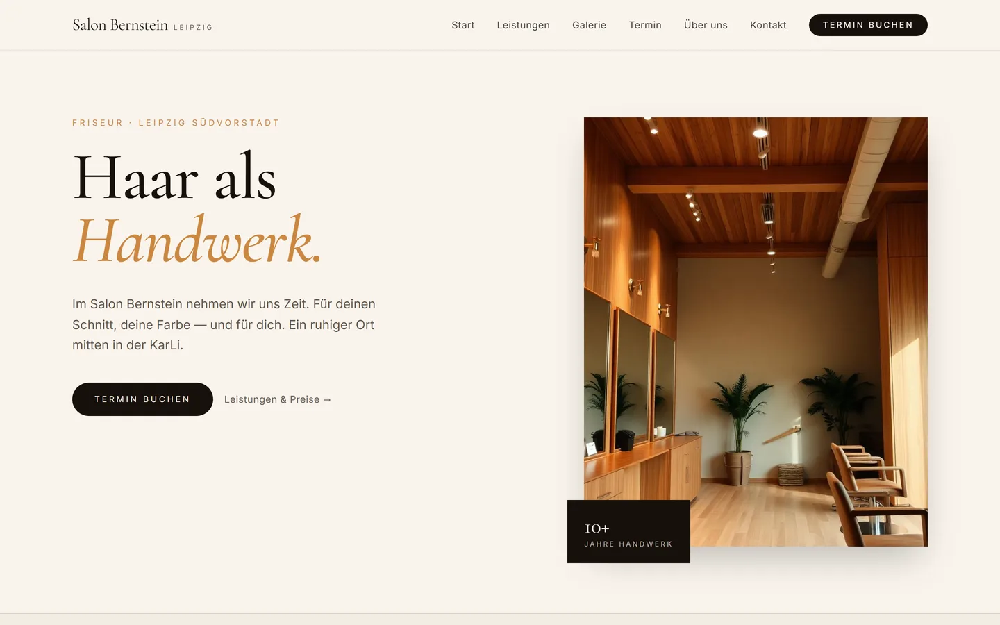 Ansicht der Modell-Website Salon Bernstein mit eleganter Startseite für einen Friseursalon